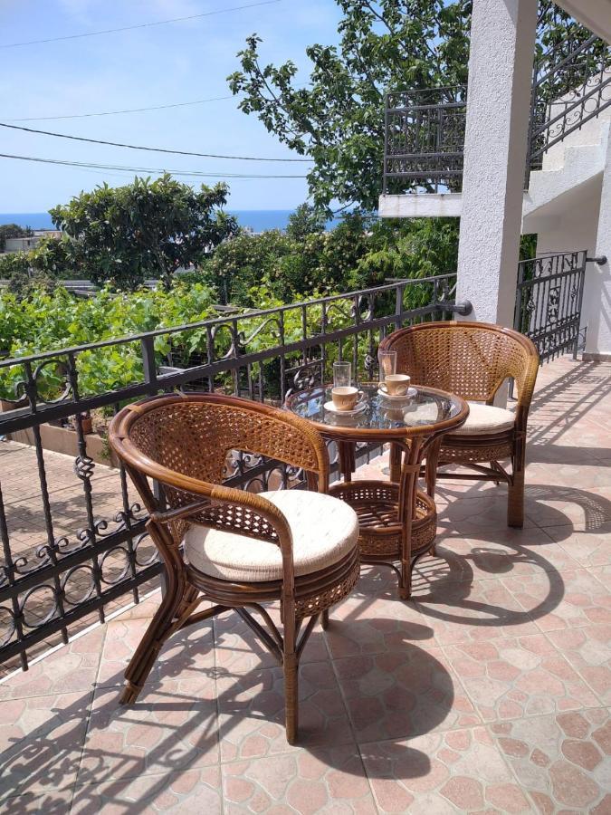 Aparttoni Dobra Voda Luaran gambar