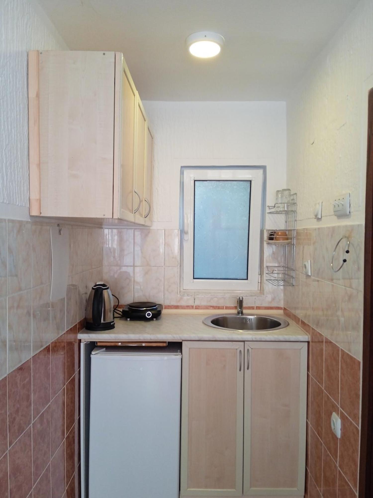 Aparttoni Dobra Voda Luaran gambar